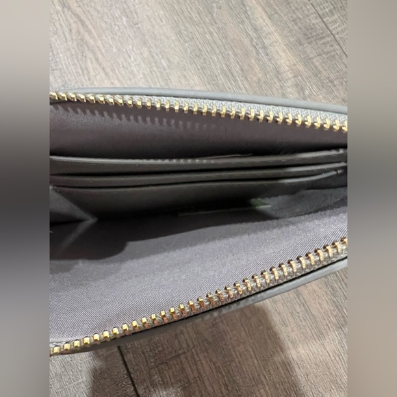 Grey Wristlet with a little keychain tassel! - Picture 6 of 6